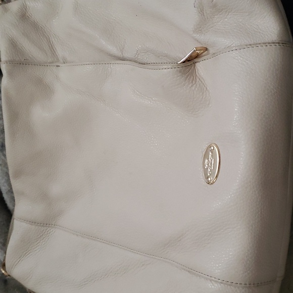 Coach - Picture 4 of 8